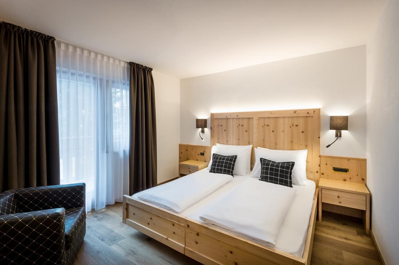 Hotel Des Alpes La Villa  Bagian luar foto