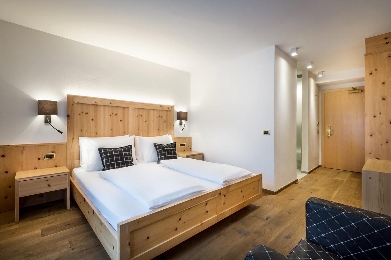 Hotel Des Alpes La Villa  Bagian luar foto